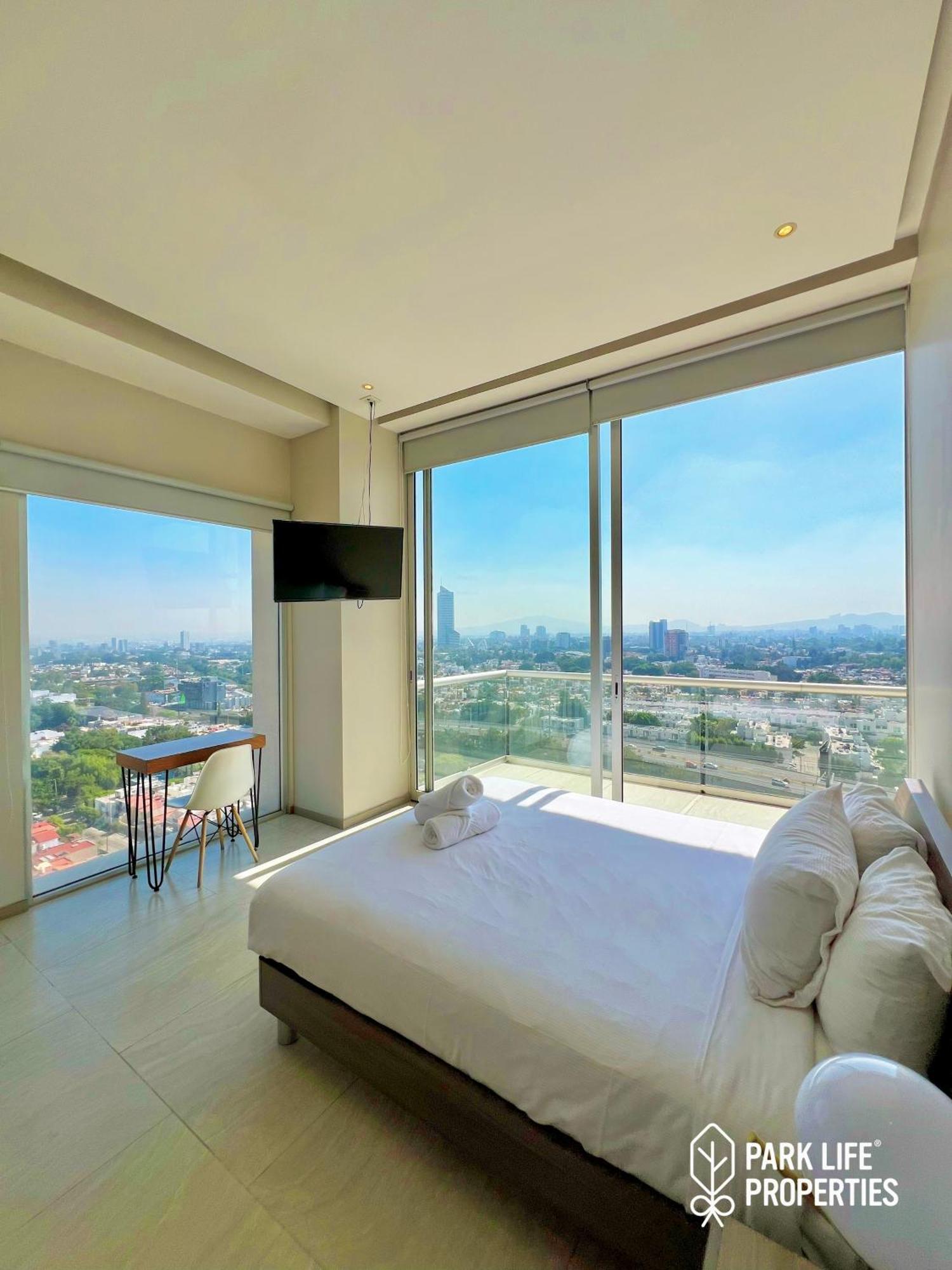 Park Life Guadalajara Aparthotel Ngoại thất bức ảnh