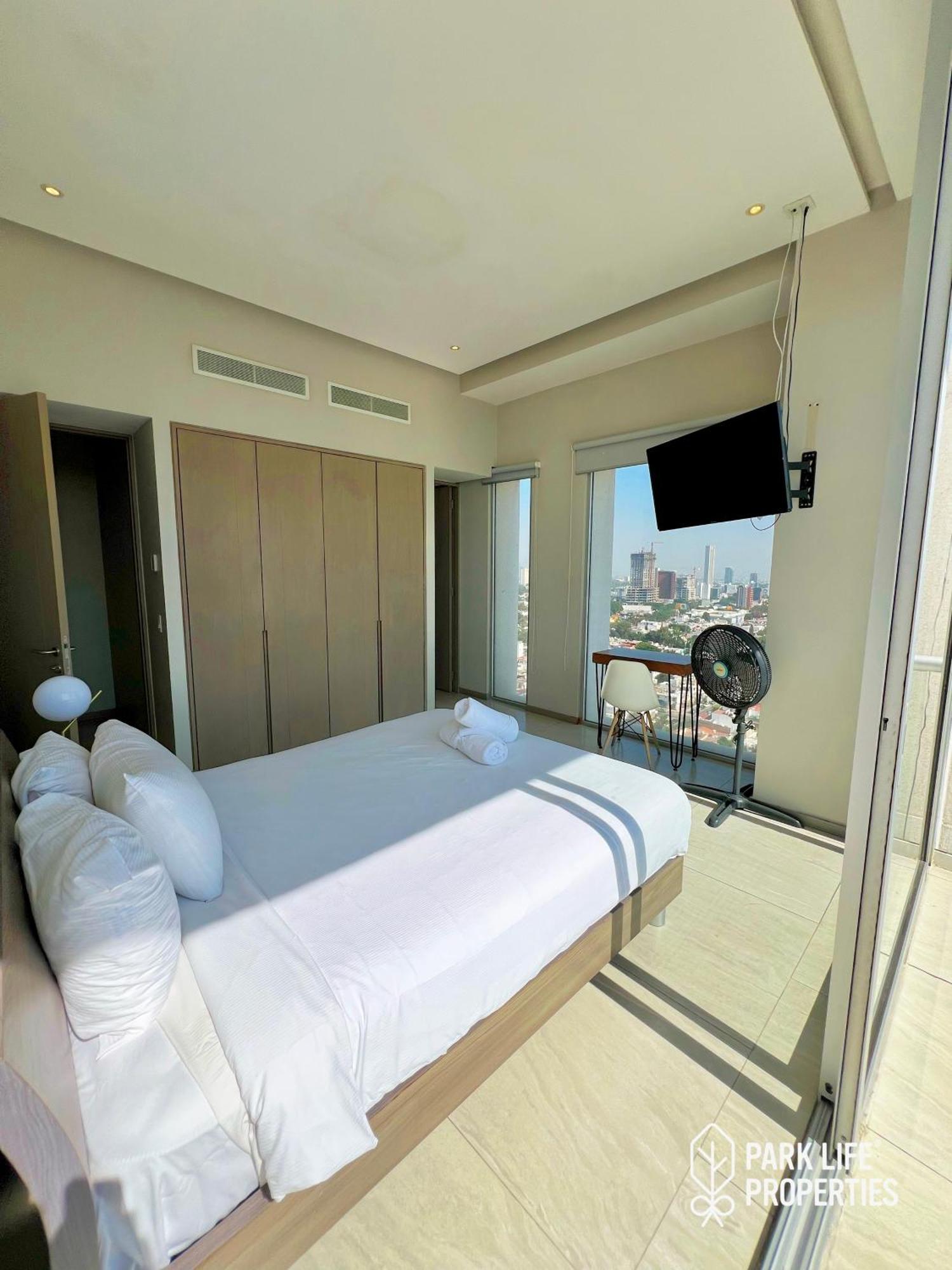 Park Life Guadalajara Aparthotel Ngoại thất bức ảnh