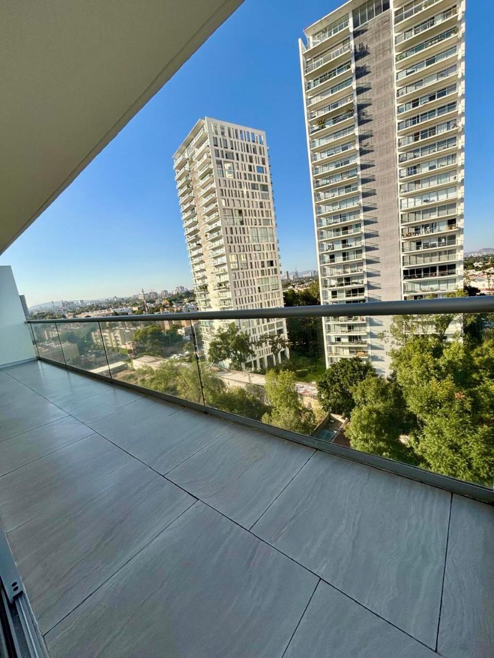 Park Life Guadalajara Aparthotel Ngoại thất bức ảnh